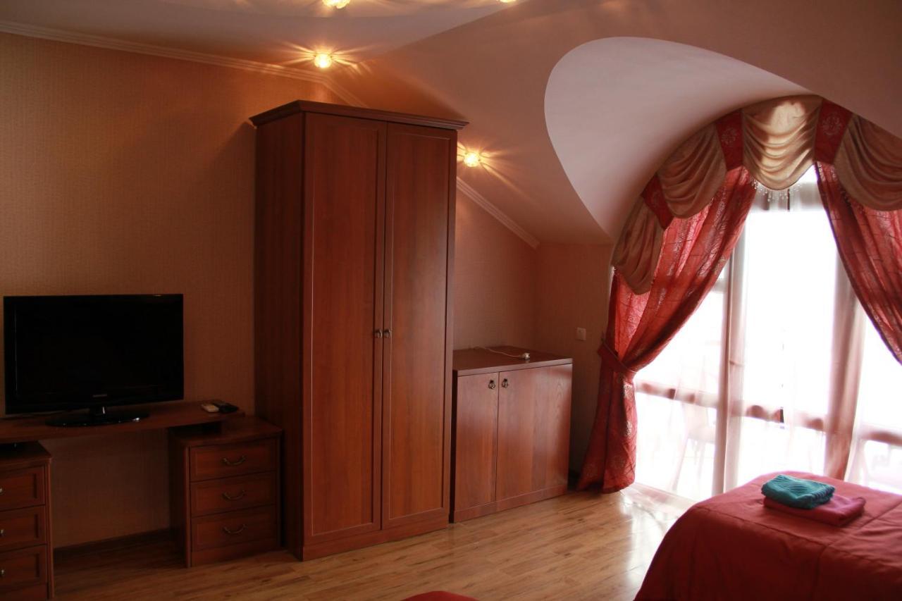 Kristall Hotel Bosteri ภายนอก รูปภาพ