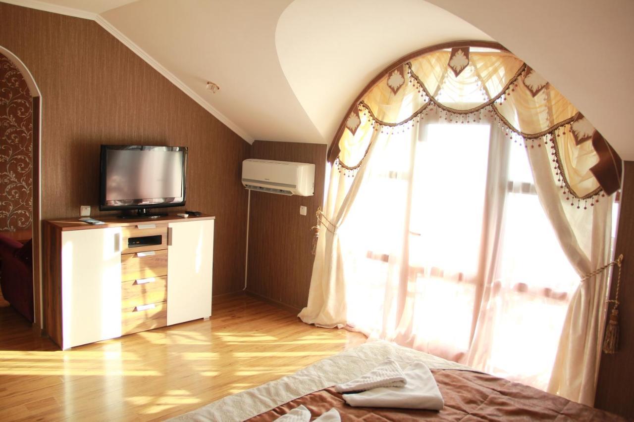 Kristall Hotel Bosteri ภายนอก รูปภาพ